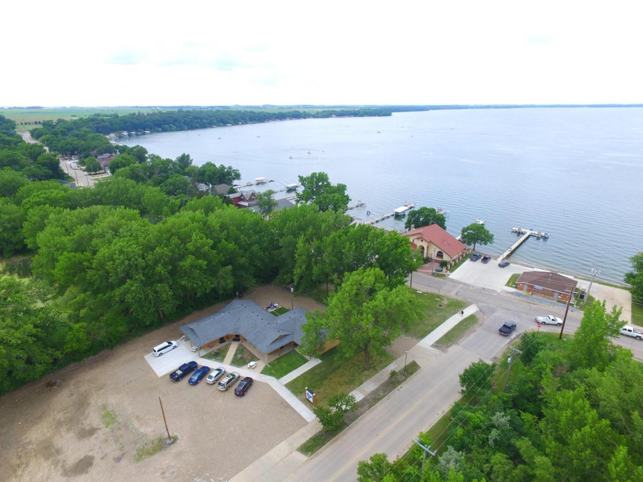 Big Spirit Resort Spirit Lake Exterior photo