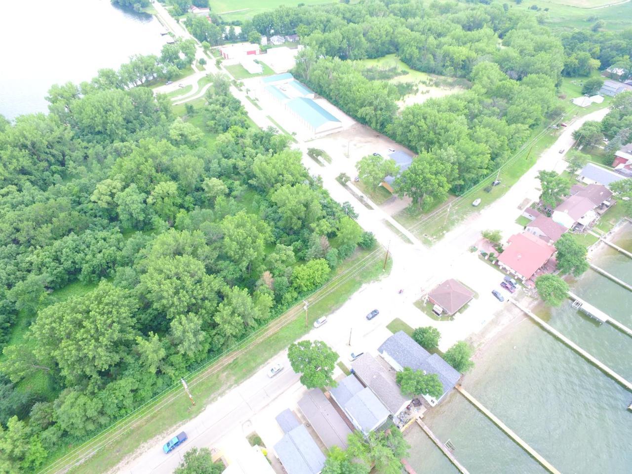 Big Spirit Resort Spirit Lake Exterior photo