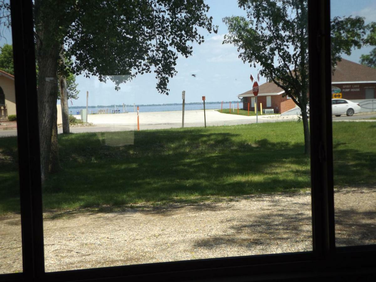 Big Spirit Resort Spirit Lake Exterior photo