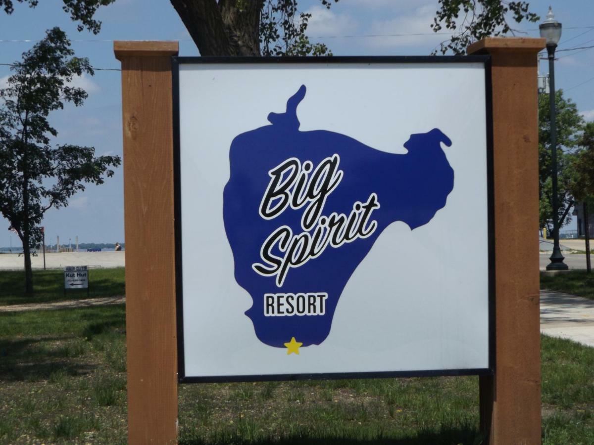 Big Spirit Resort Spirit Lake Exterior photo
